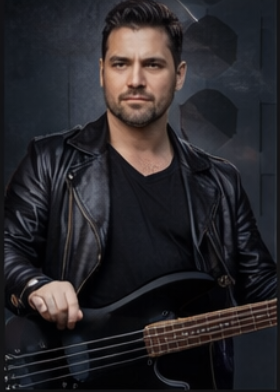 Miguel Santos, baixista