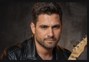 Rui Mendes, vocalista e guitarrista